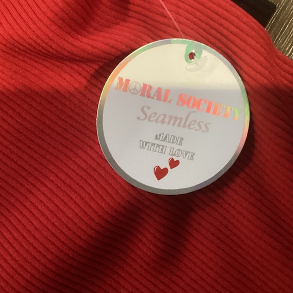 🌸Ribbed Nylon/Spandex Seamless Top - Picture 5 of 6